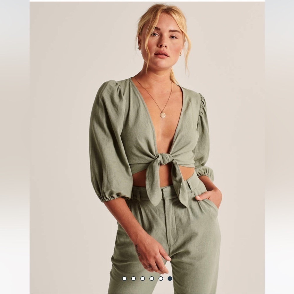 NWT Abercrombie & Fitch Sage Green Tie Front Puff Sleeve Crop Top sz Small